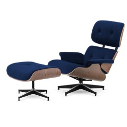 Fotel Lucera XL z podnóżkiem insp. Lounge Chair Velvet Ciemnogranatowy (SWAN-18) Jasny orzech